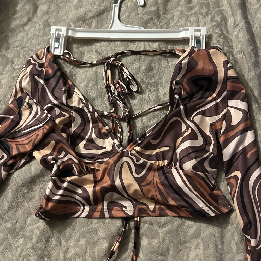 Brown Swirl Long Sleeve Crop Top